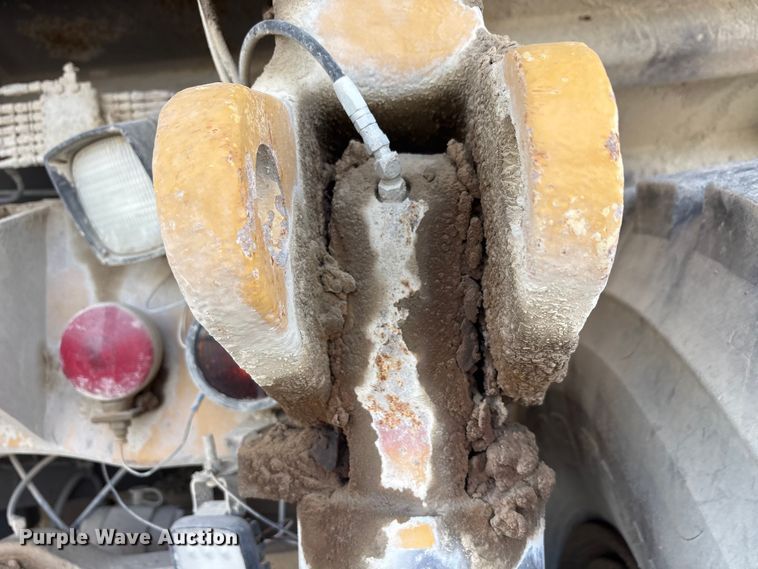 image for item EA7869 1997 Caterpillar 775D haul truck