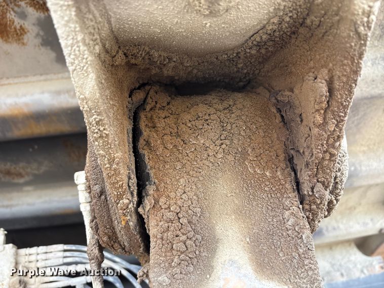 image for item EA7869 1997 Caterpillar 775D haul truck