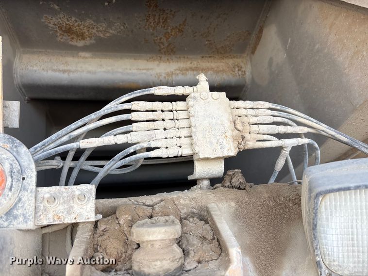 image for item EA7869 1997 Caterpillar 775D haul truck