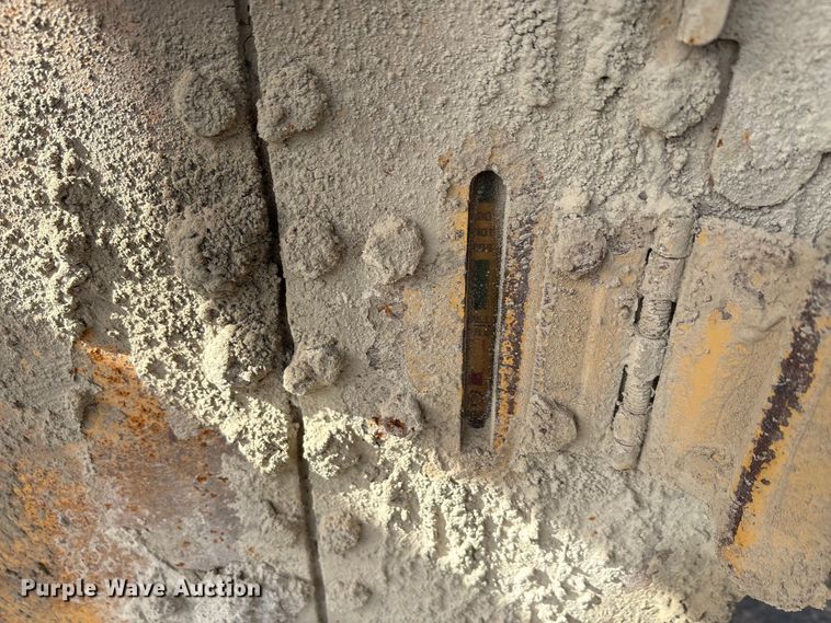 image for item EA7869 1997 Caterpillar 775D haul truck