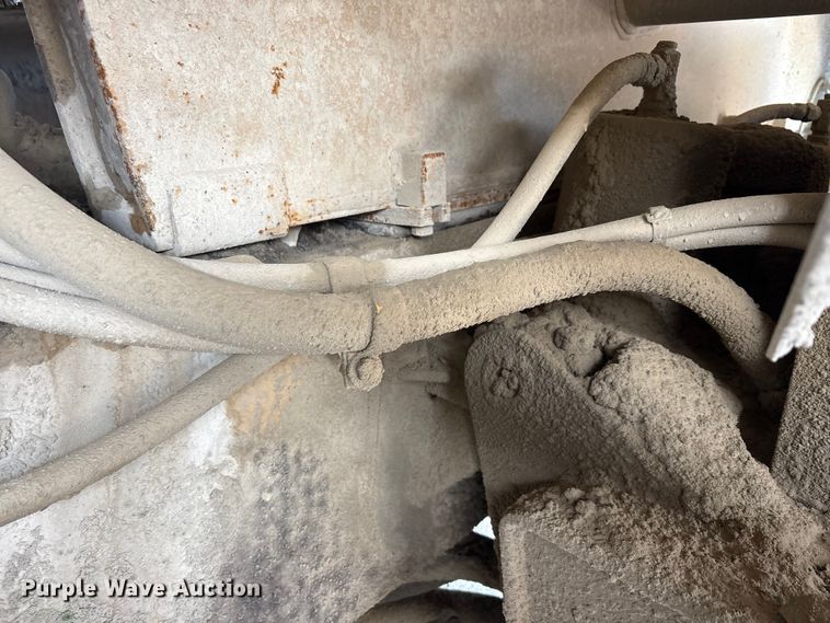 image for item EA7869 1997 Caterpillar 775D haul truck