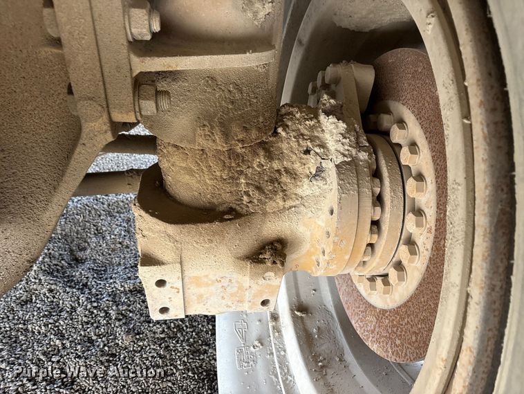 image for item EA7869 1997 Caterpillar 775D haul truck