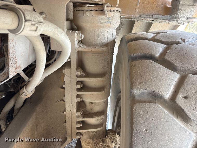 image for item EA7869 1997 Caterpillar 775D haul truck