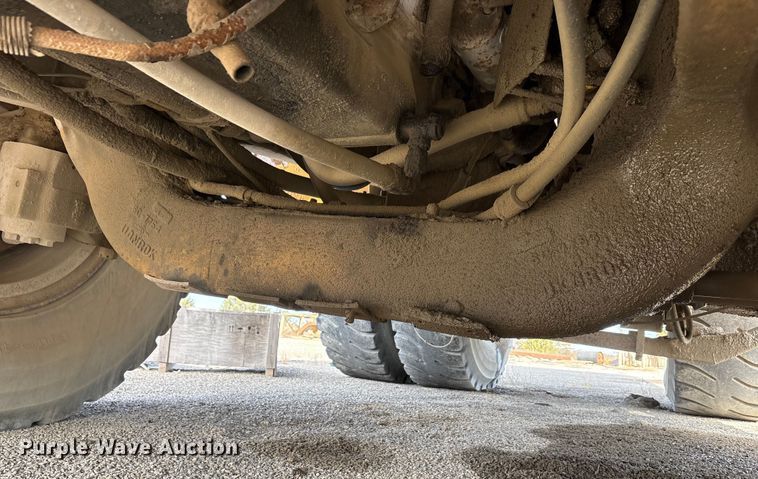 image for item EA7869 1997 Caterpillar 775D haul truck