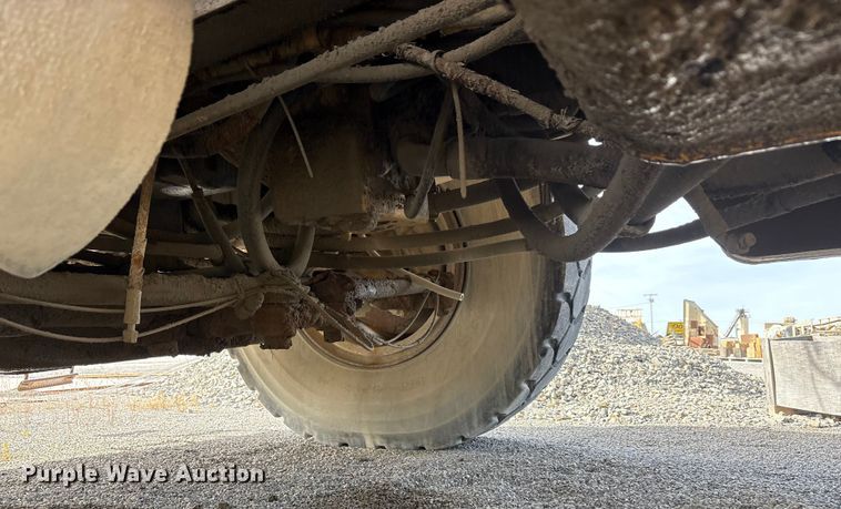 image for item EA7869 1997 Caterpillar 775D haul truck