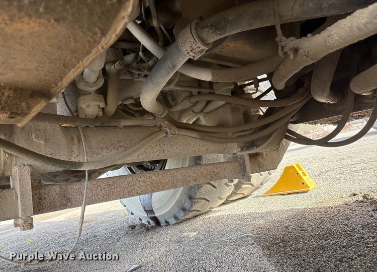 image for item EA7869 1997 Caterpillar 775D haul truck