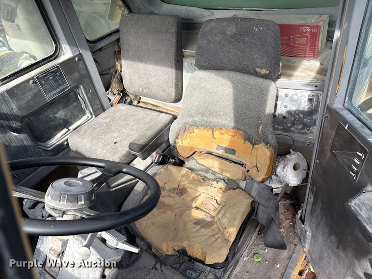 image for item EA7869 1997 Caterpillar 775D haul truck