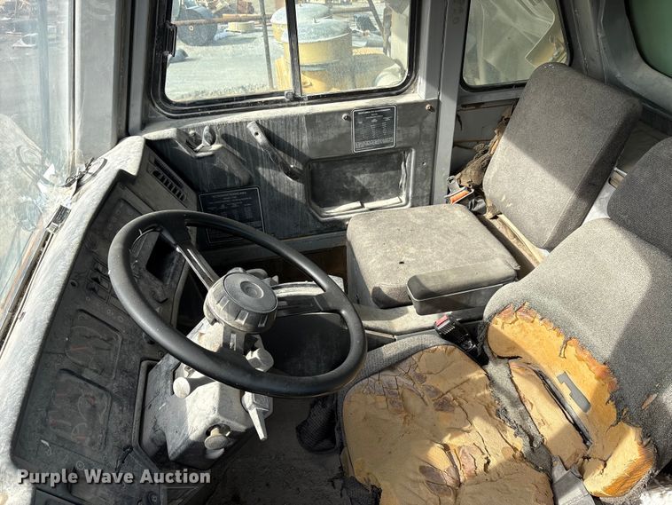 image for item EA7869 1997 Caterpillar 775D haul truck