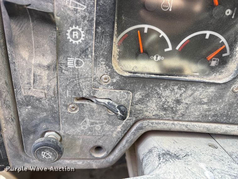 image for item EA7869 1997 Caterpillar 775D haul truck