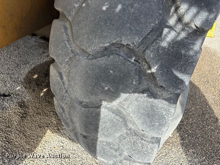 image for item EA7869 1997 Caterpillar 775D haul truck