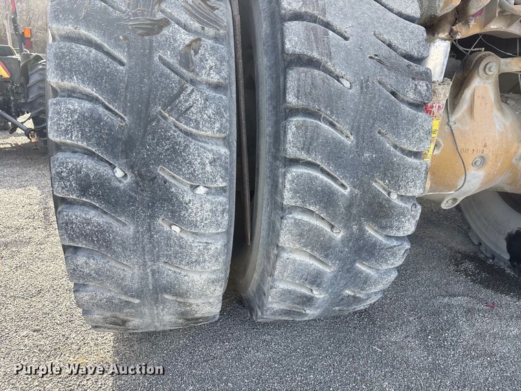 image for item EA7869 1997 Caterpillar 775D haul truck