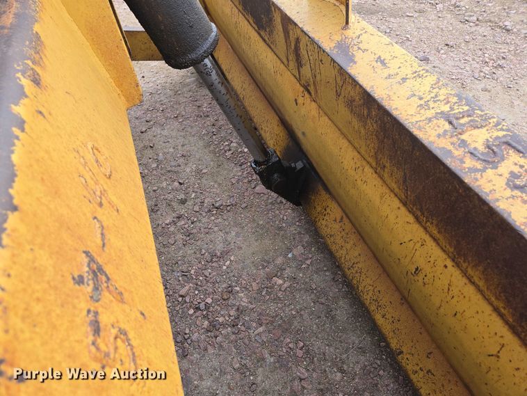 image for item EB1190 1996 Caterpillar CP-563C single drum vibratory roller