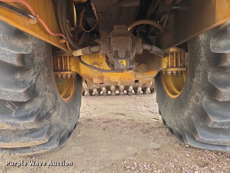 image for item EB1190 1996 Caterpillar CP-563C single drum vibratory roller