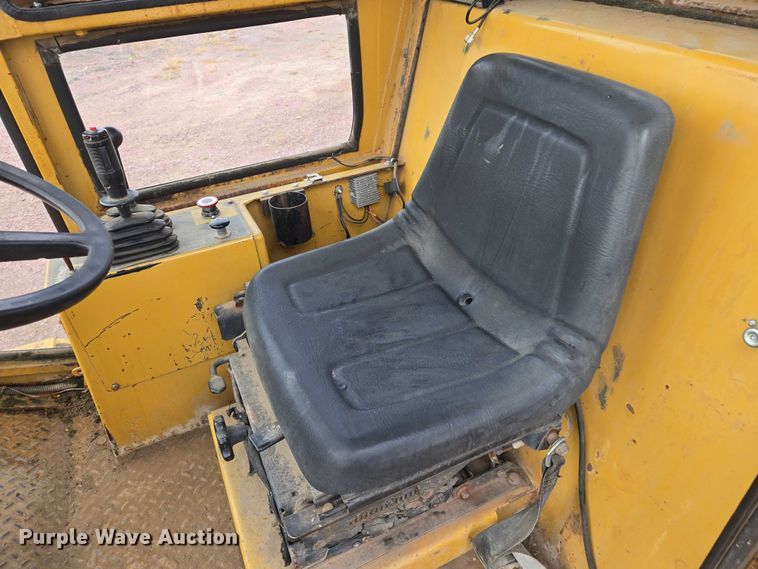 image for item EB1190 1996 Caterpillar CP-563C single drum vibratory roller