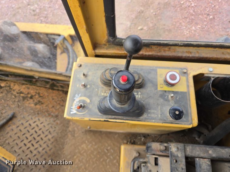 image for item EB1190 1996 Caterpillar CP-563C single drum vibratory roller