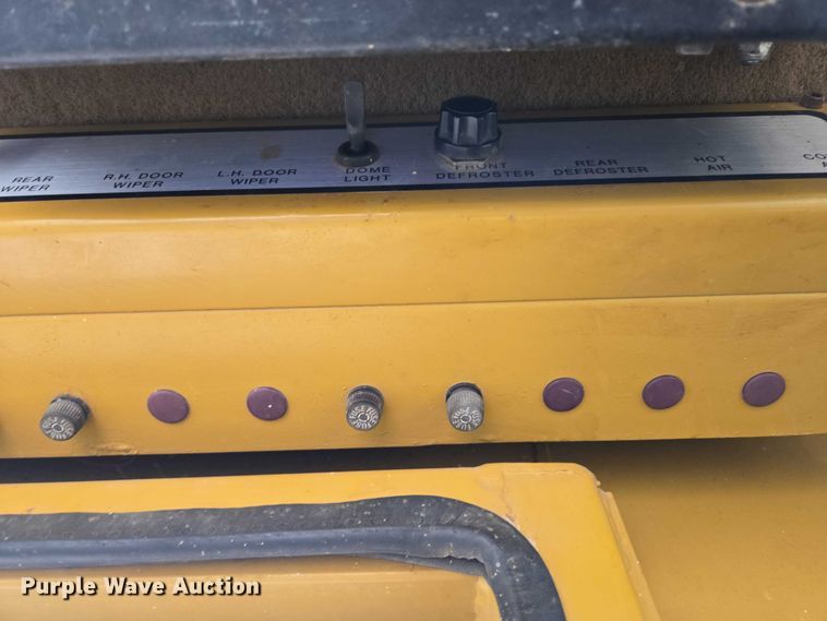 image for item EB1190 1996 Caterpillar CP-563C single drum vibratory roller