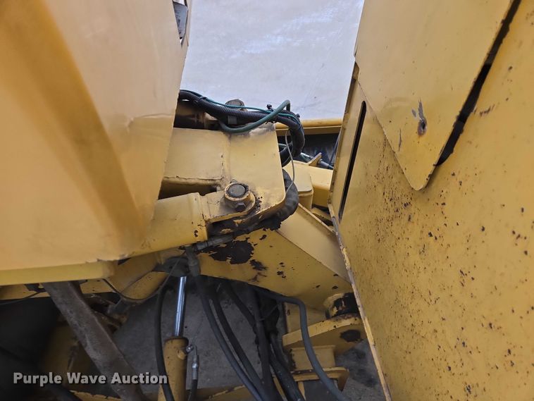 image for item EB1195 2004 Vermeer SC60TX stump grinder