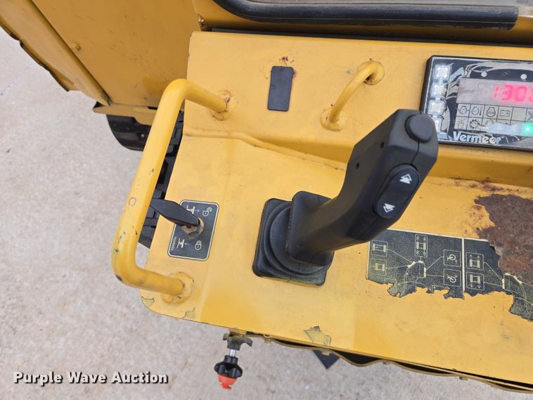 image for item EB1195 2004 Vermeer SC60TX stump grinder