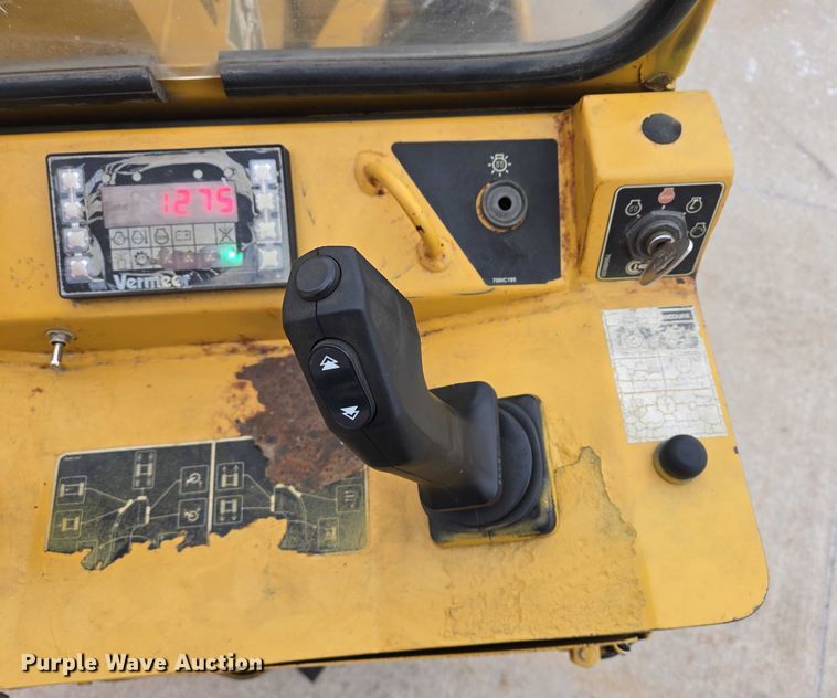 image for item EB1195 2004 Vermeer SC60TX stump grinder