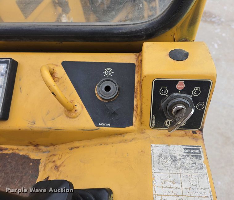 image for item EB1195 2004 Vermeer SC60TX stump grinder