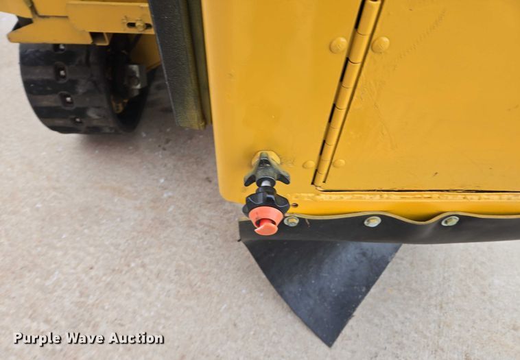 image for item EB1195 2004 Vermeer SC60TX stump grinder