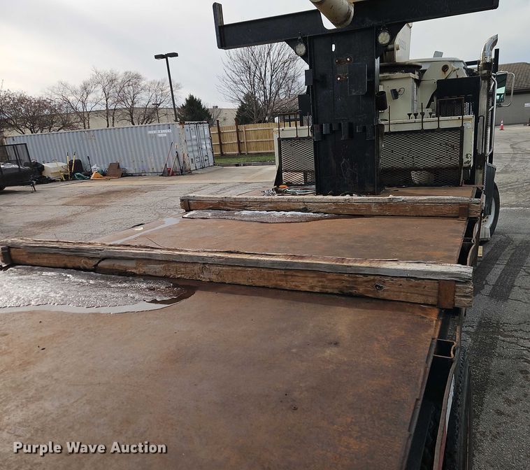 image for item EB8455 2005 Sterling Truck L9500 Series crane truck