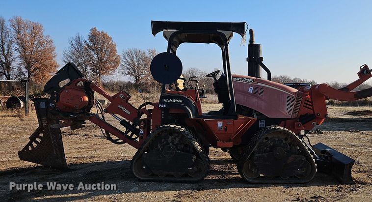 image for item EB8467 2010 Ditch Witch RT115 Quad vibratory cable plow