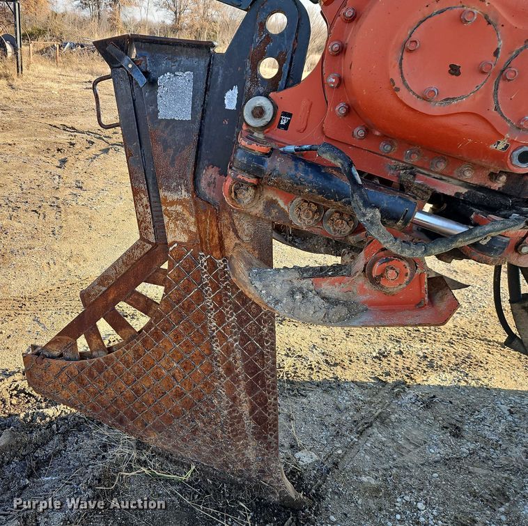 image for item EB8467 2010 Ditch Witch RT115 Quad vibratory cable plow