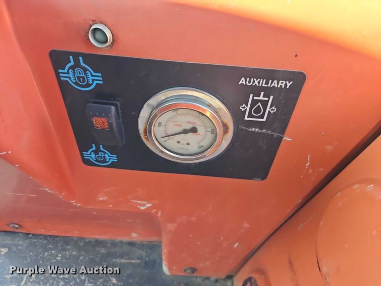 image for item EB8467 2010 Ditch Witch RT115 Quad vibratory cable plow