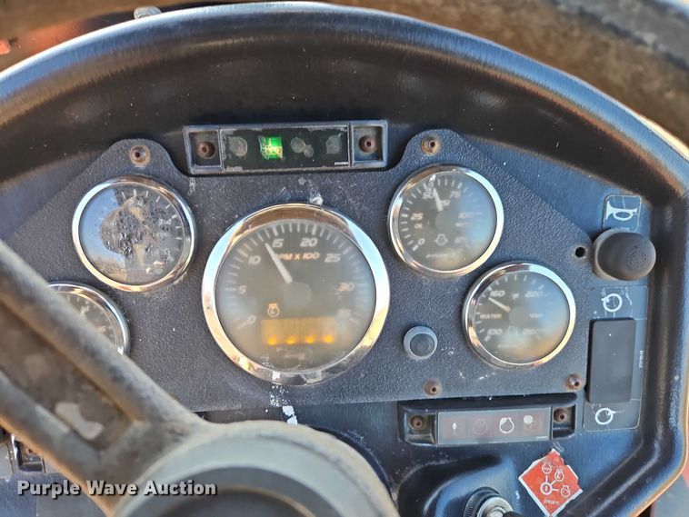 image for item EB8467 2010 Ditch Witch RT115 Quad vibratory cable plow