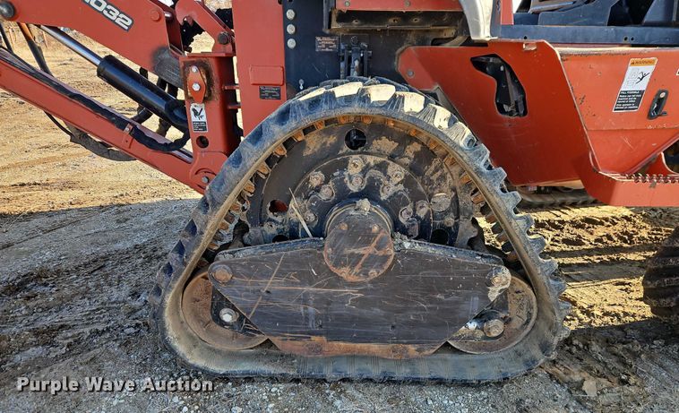 image for item EB8467 2010 Ditch Witch RT115 Quad vibratory cable plow