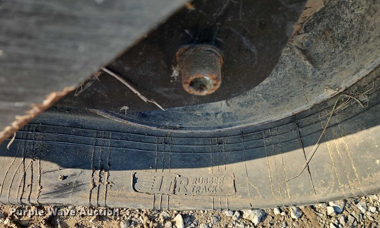 image for item EB8467 2010 Ditch Witch RT115 Quad vibratory cable plow