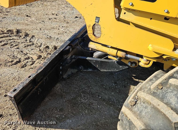 image for item EB8468 Vermeer RTX1250 Rock Saw