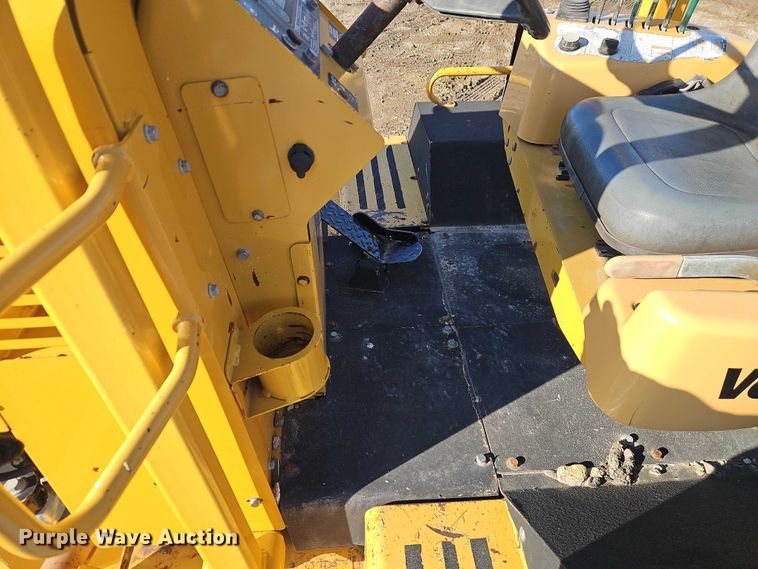 image for item EB8468 Vermeer RTX1250 Rock Saw