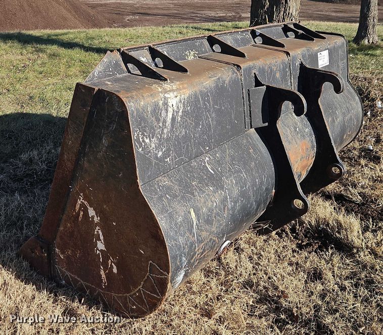 image for item EB8475 100