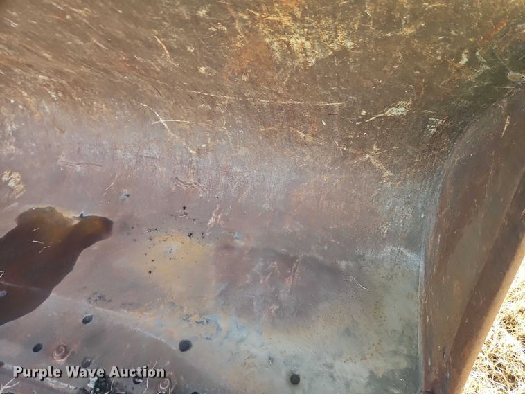 image for item EB8475 100