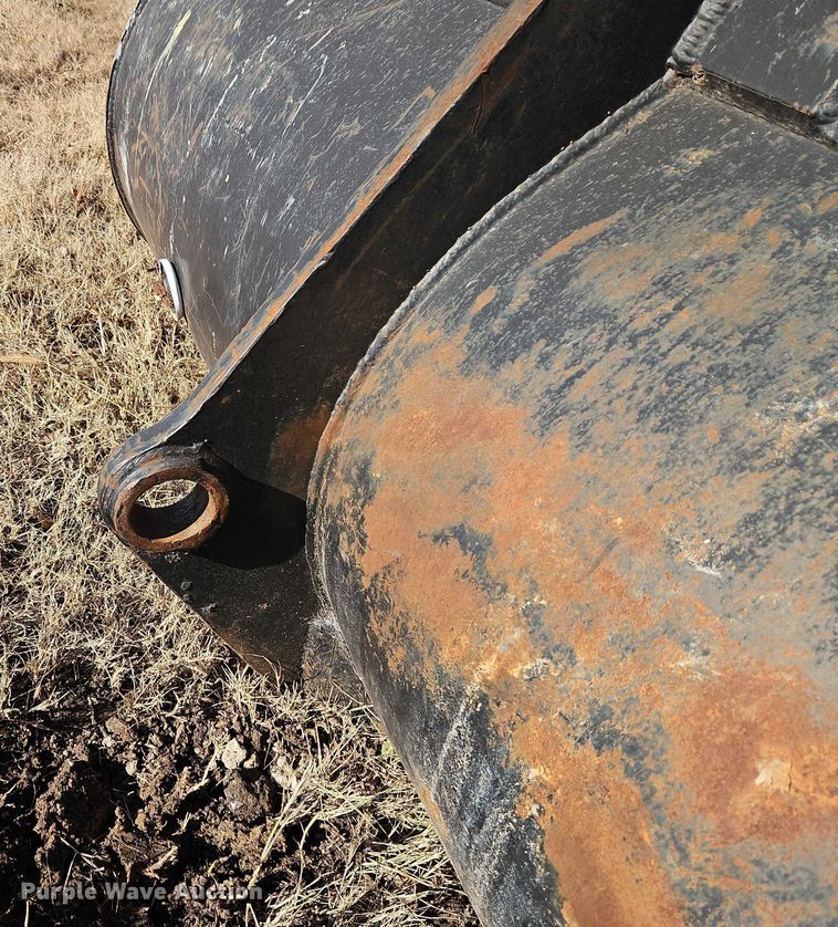 image for item EB8475 100