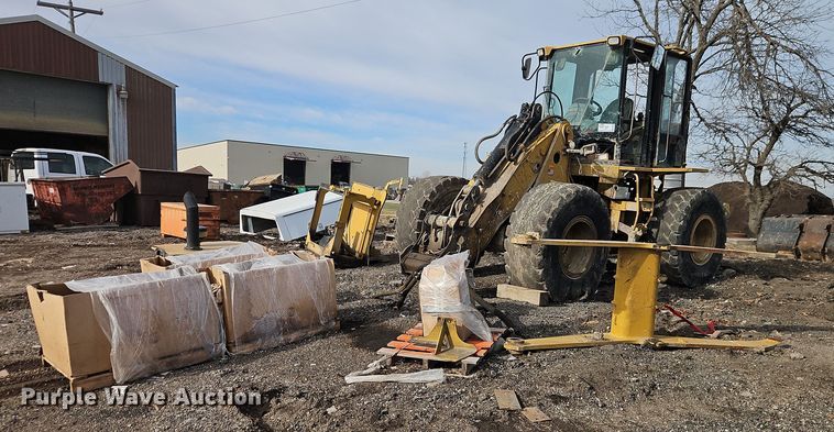 image for item EB8480 1999 Caterpillar 924G wheel loader