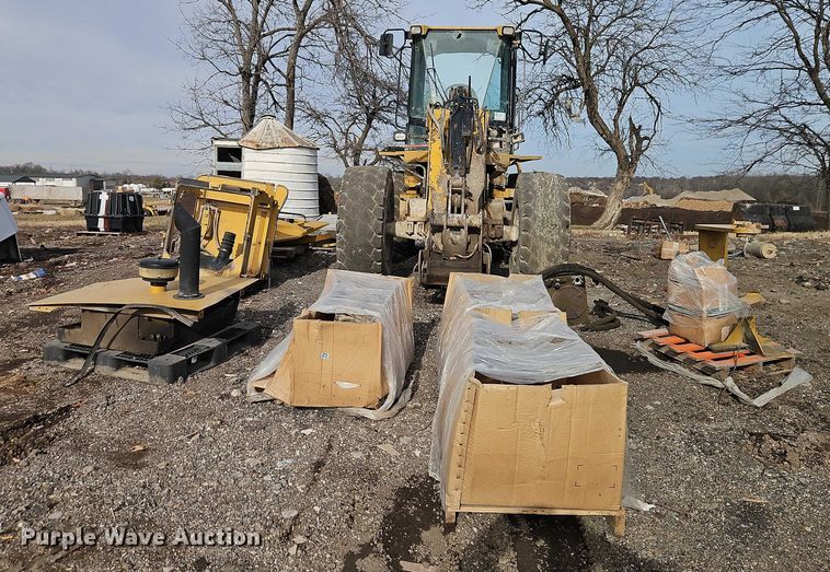 image for item EB8480 1999 Caterpillar 924G wheel loader