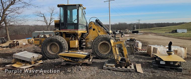 image for item EB8480 1999 Caterpillar 924G wheel loader