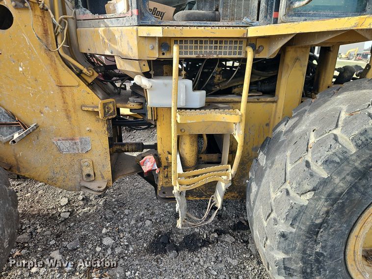 image for item EB8480 1999 Caterpillar 924G wheel loader