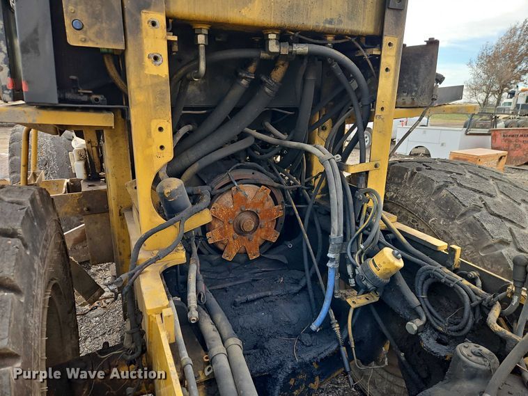 image for item EB8480 1999 Caterpillar 924G wheel loader