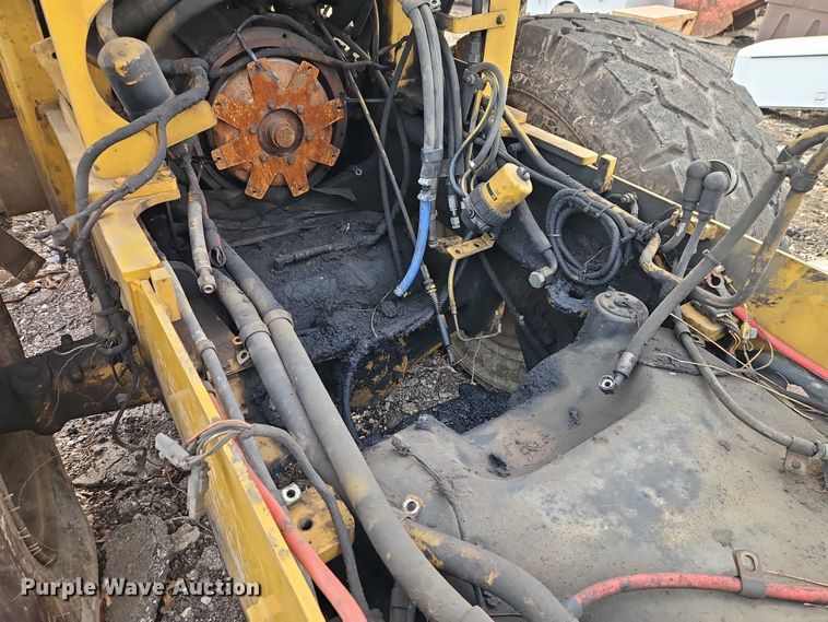 image for item EB8480 1999 Caterpillar 924G wheel loader