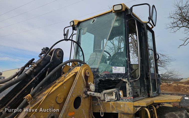 image for item EB8480 1999 Caterpillar 924G wheel loader