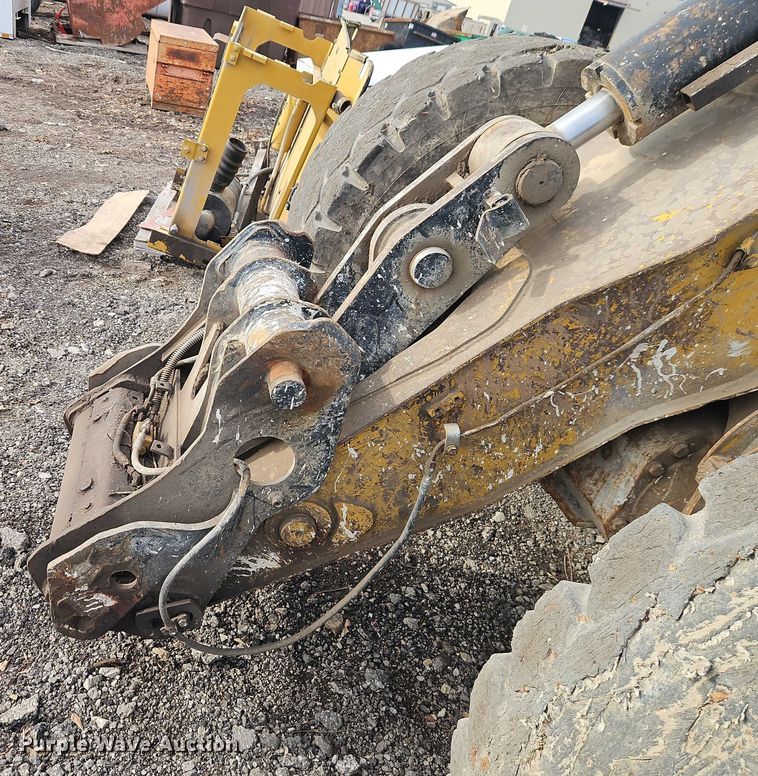 image for item EB8480 1999 Caterpillar 924G wheel loader