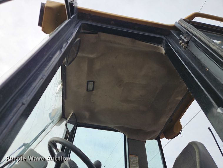 image for item EB8480 1999 Caterpillar 924G wheel loader