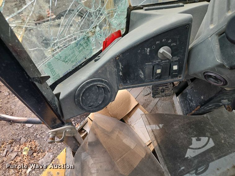 image for item EB8480 1999 Caterpillar 924G wheel loader