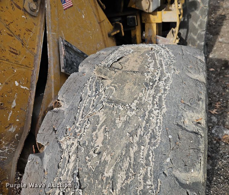 image for item EB8480 1999 Caterpillar 924G wheel loader