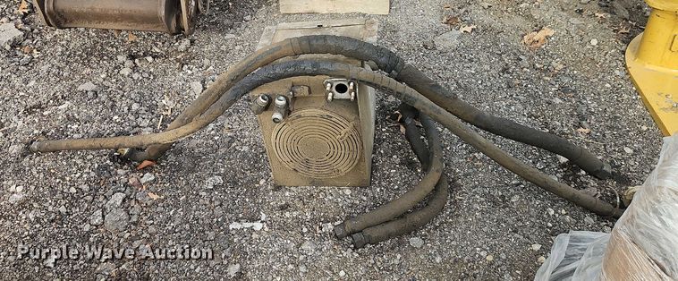 image for item EB8480 1999 Caterpillar 924G wheel loader