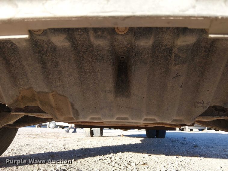 image for item EC1318 2004 Chevrolet Silverado 3500 flatbed pickup truck